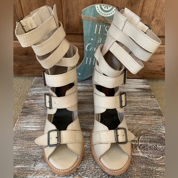 Freebird Bond Sandal. Size 8 - Picture 4 of 7